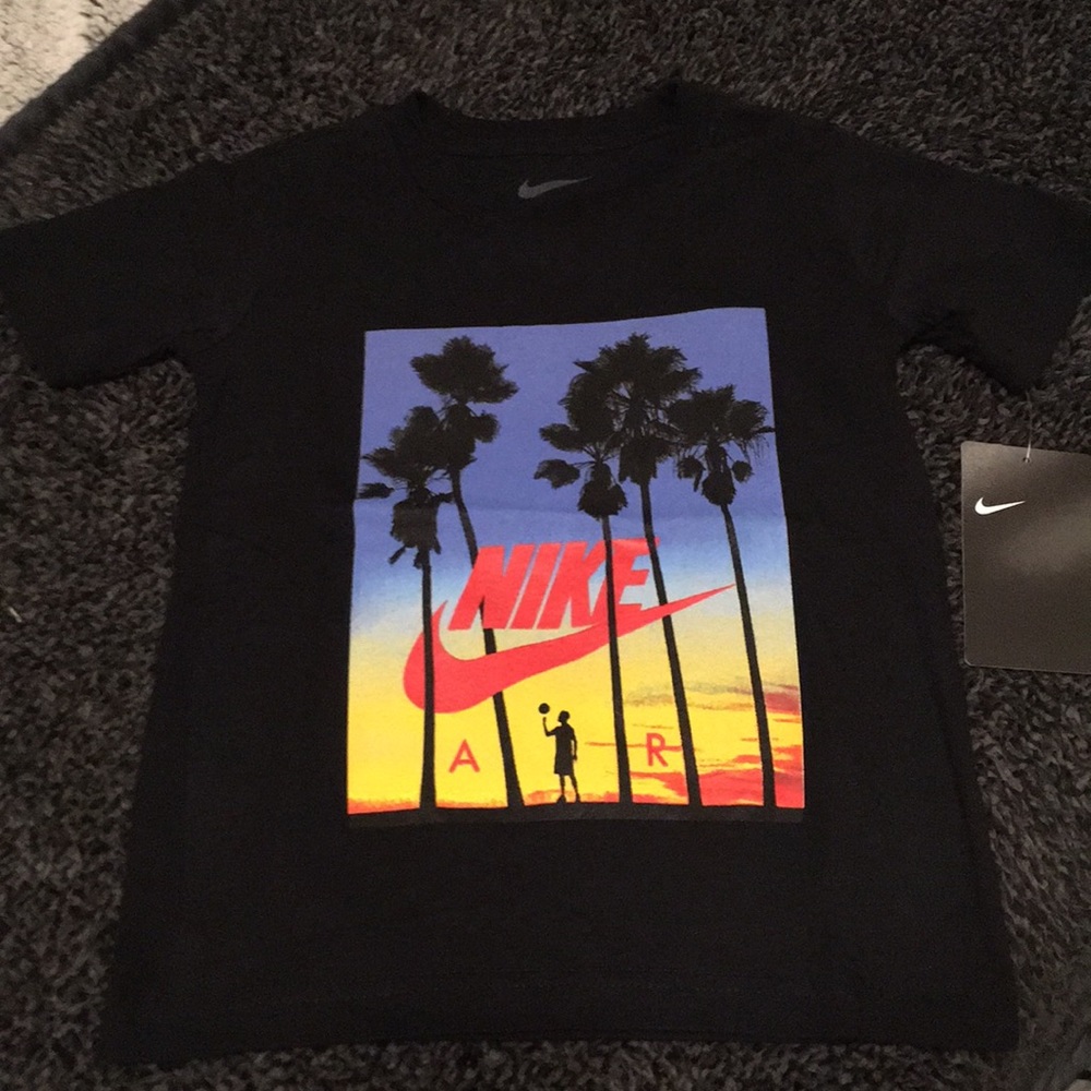 NWT Boys Nike tee